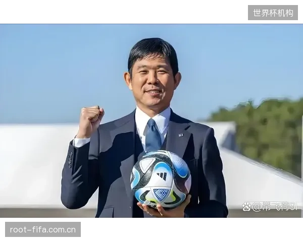 森保一在过往比赛中已证明其具备根据对手调整阵型的能力,战术灵活性将是日本队的一大优势。 森保一在过往比赛中已证明其具备根据对手调整阵型的能力,战术灵活性将是日本队的一大优势。